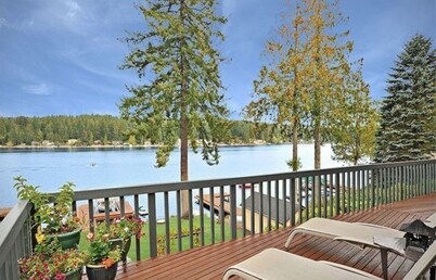 5-Bedroom Plus Sleeper Rm above Garage, 2 1/2 baths ~ Mason Lake Waterfront Home