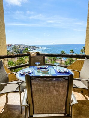 تناول الطعام بالخارج