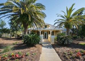 Exterior - Private Home Quiet Neighborhood Golf Cart (Fort Morgan)