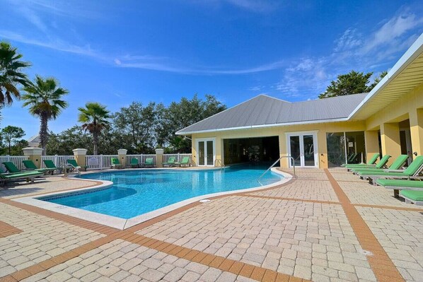 Indoor pool - Private Home Quiet Neighborhood Golf Cart (Fort Morgan)