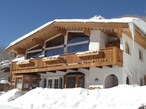 Exterior - True Bavarian Chalet lower level private hot tub !!! amazing Mt.Views (Vail)