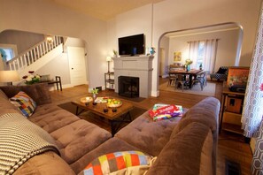 Smart TV, fireplace