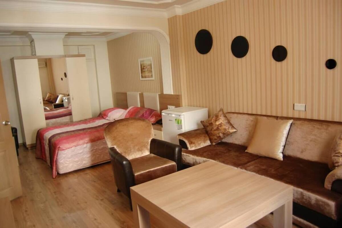 Suite | WiFi (free), bed sheets