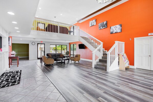 Lobby - OYO Hotel Texarkana Trinity AR Hwy I-30 (Texarkana)