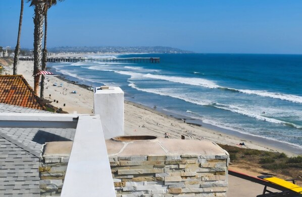 On the beach - Breathtaking Ocean Front Pacific Beach Apt. (San Diego)