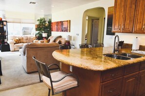 Interior - Breathtaking Ocean Front Pacific Beach Apt. (San Diego)