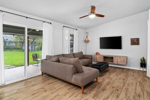 Een smart-tv, Netflix, Hulu en boeken