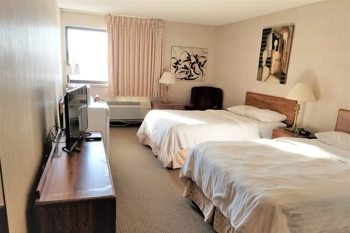 Chambre Double Deluxe, 2 lits doubles, non-fumeur, rĂ©frigĂ©rateur et four Ă micro-ondes | Ăquipements de la chambre
