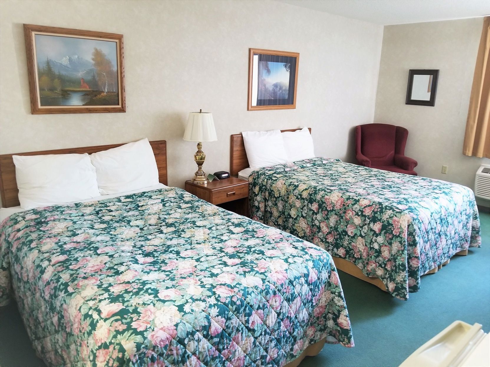 Desk, laptop workspace, free WiFi, bed sheets