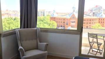 1 dormitorio, colchones Select Comfort, escritorio y cortinas opacas