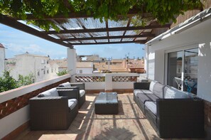 Property grounds - Holiday rental townhouse with swimming pool in Begur, Centre (Begur)