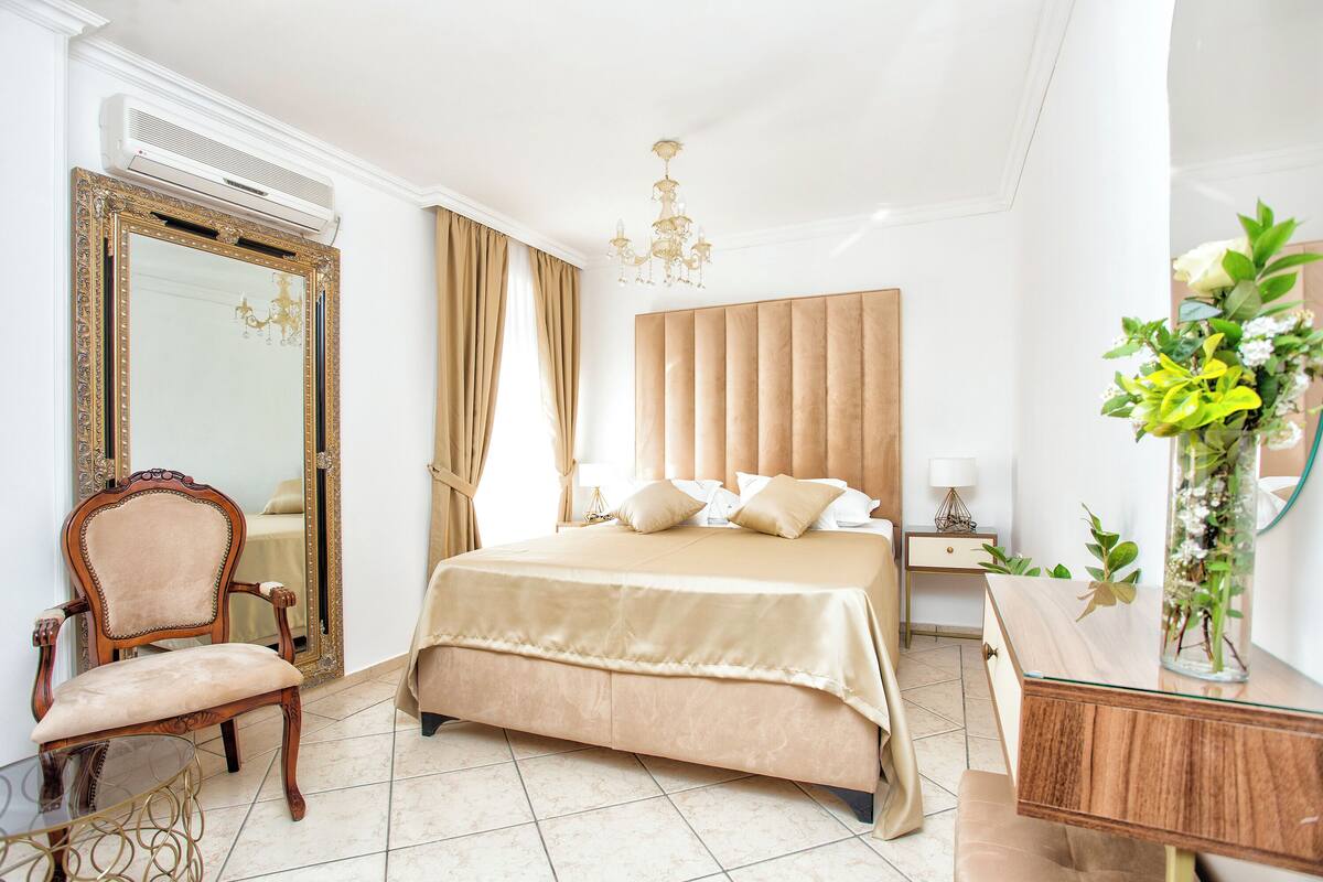 Chambre Double Tradition, vue mer | Literie de qualité supérieure, minibar, coffres-forts dans les chambres