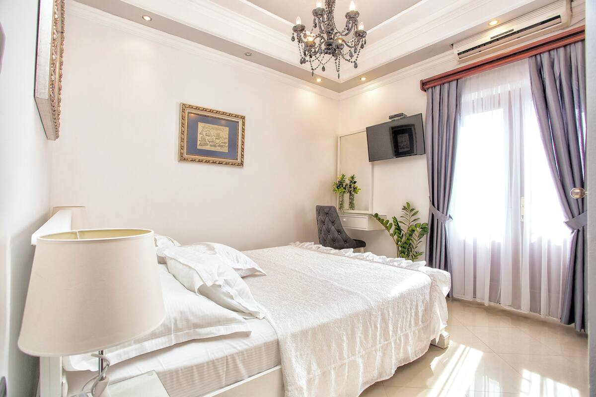 Chambre Double, vue mer | Literie de qualité supérieure, minibar, coffres-forts dans les chambres
