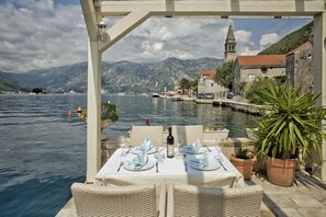 Outdoor dining - Hotel Admiral (Perast)