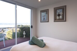 Casa Deluxe, 3 habitaciones, vista al río | 3 habitaciones, ropa de cama de alta calidad y edredón 