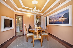 Panoramic Apartment, Sea View | Private kitchen | Fridge, oven, stovetop, coffee/tea maker - Apartments Admiral (Perast)