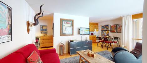 Fernseher, DVD-Player, Stereoanlage