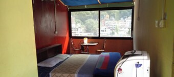 Sneha Home Stay With Ganga River, Amazing Mountain & Laxman Jhula Bridge View..