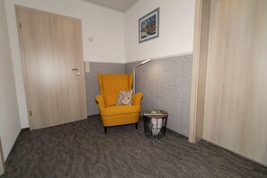 Unclassified image, 3 of 32, button