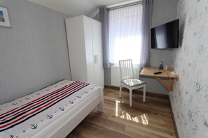 3 bedrooms, in-room safe, iron/ironing board, travel cot - Holiday house on Ostfrieslandwanderweg, 15177 - Holiday home on the Ostfrieslandwanderweg (Leer (Ostfriesland))