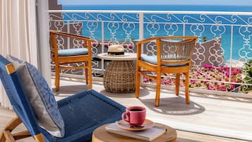 One Bedroom Ocean Balcony | Útsýni að strönd/hafi