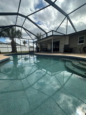 Unclassified image, 5 of 17, button