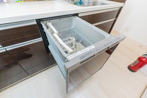 一棟貸し | 専用キッチン | 冷蔵庫、電子レンジ、コンロ、食器洗い機