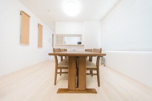 Design huis (Private Vacation Home) | Dineren in de kamer
