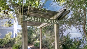 A wooden pergola with a sign reading "BEACH ACCESS" in a garden setting. - ‘FIVESEASONS’ Beautiful PET friendly HOME 🏖 2 POOLS * SHORT WALK TO BEACH  (Santa Rosa Beach)