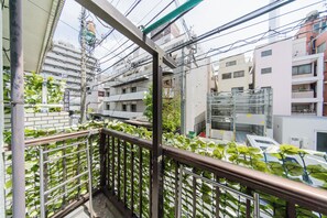 Maison de base (Private Vacation Home) | Terrasse/patio