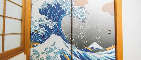 Casa básica (Private Vacation Home) | 4 habitaciones, caja de seguridad en la habitación y escritorio