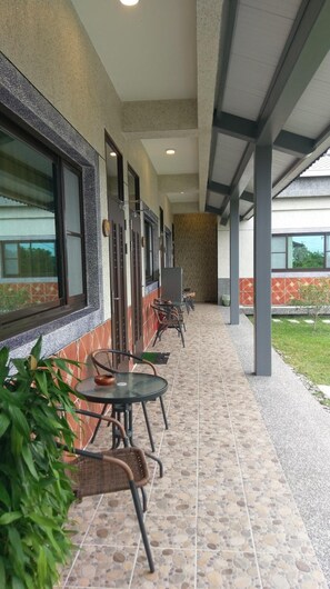 Tempat makan luar