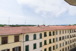 Exterior - GuestHost - Fully furnished apartment in modern style, can accommodate up to 6 people!Very close to the Cascine Park where you can walk, jog or ride a bike. Inside the park is the Visarno Arena (inside the Hippodrome), the area is a perfect show for grea (Firenze)
