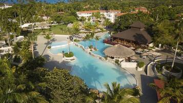 12 outdoor pools
