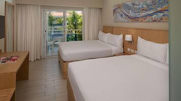 In-room safe, iron/ironing board, WiFi, bed sheets