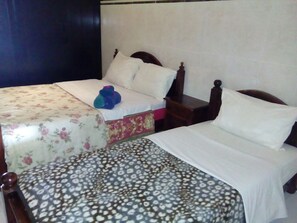 1 habitación, tabla de planchar con plancha, internet y ropa de cama 