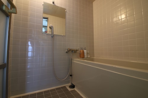 バスルームのシャワー