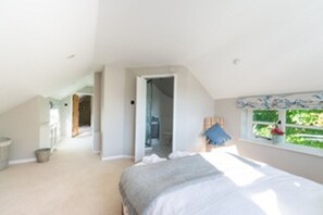 5 soverom, strykejern/-brett, reiseseng for barn og wi-fi (inkludert)