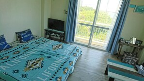 In-room safe, blackout curtains, soundproofing, free WiFi - Pension UMINONAKAMA (Ishigaki)