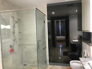 Apartment, 2 Bedrooms | Bathroom