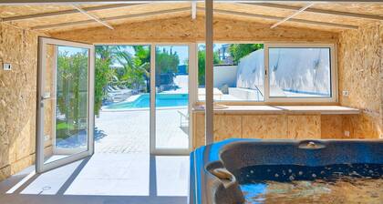 Villa Emanuele Costarainera: magnifique villa moderne, pour 16, piscine chauffée, bain à remous