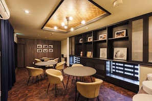 32-inch TV with cable channels - YAMATO - DOYANEN HOTELS (Osaka)