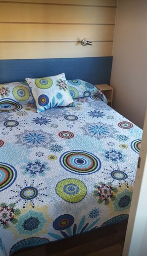 2 chambres, fer et planche Ă repasser