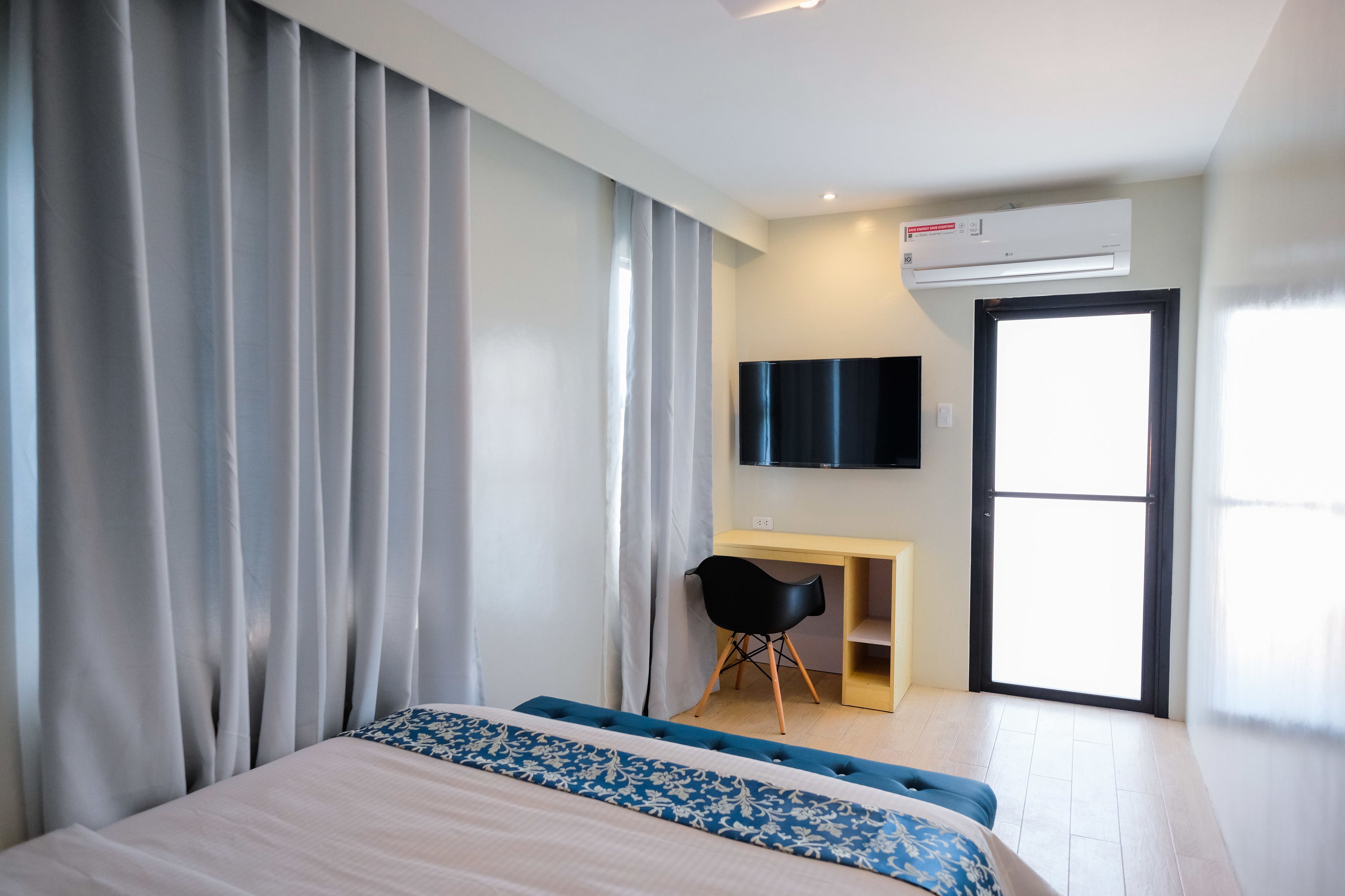 junior suite | premium bedding, in-room safe, desk, blackout curtains