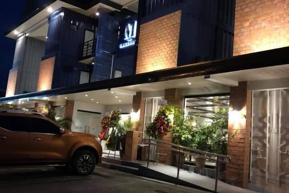 The Madeline Boutique Hotel & Suites