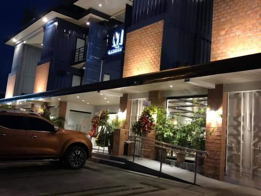 Fassade der Unterkunft – Abend/Nacht