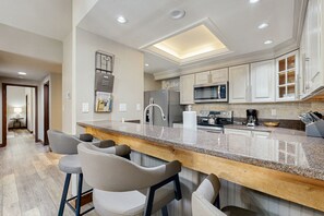 Fridge, microwave, oven, stovetop - Updated Breck Condo w/ Fireplace, Balcony Views & Walkable Location (Breckenridge)