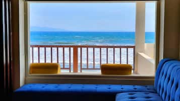 Panoramic Studio Suite, Ocean View | Free WiFi, bed sheets