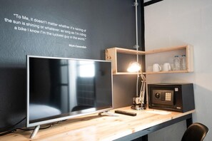 เครื่องนอนระดับพรีเมียม, ผ้าม่านกันแสง, Wi-Fi ฟรี, ผ้าปูที่นอน