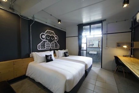 Standard Twin Room | Premium bedding, blackout drapes, free WiFi, bed sheets